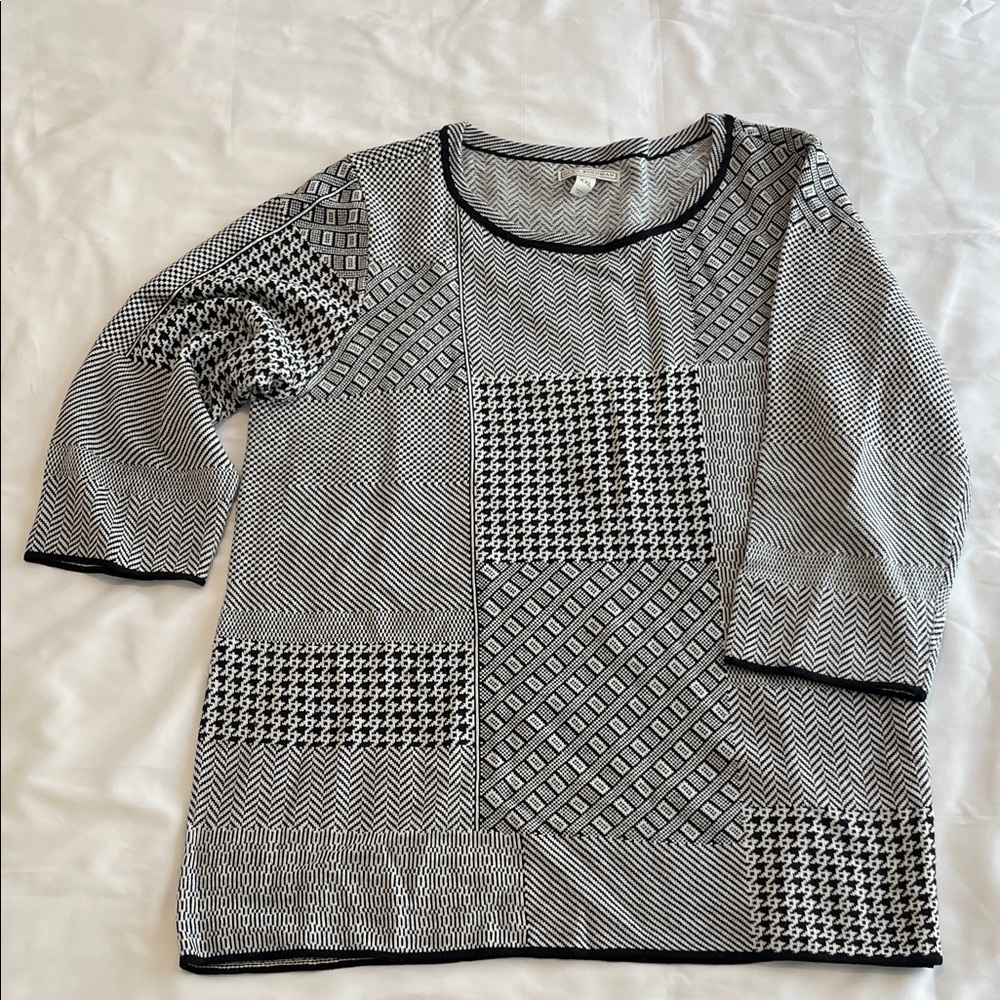 Dana Buchman Monochrome Chevron Knit Top